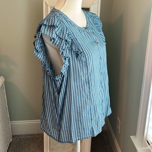 NWT Vineyard Vines Button Front Flutter Sleeve top, size L. - Picture 3 of 10